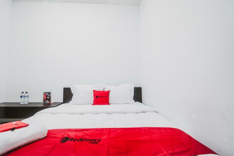 Reddoorz @ Limo Depok Hotel Luaran gambar